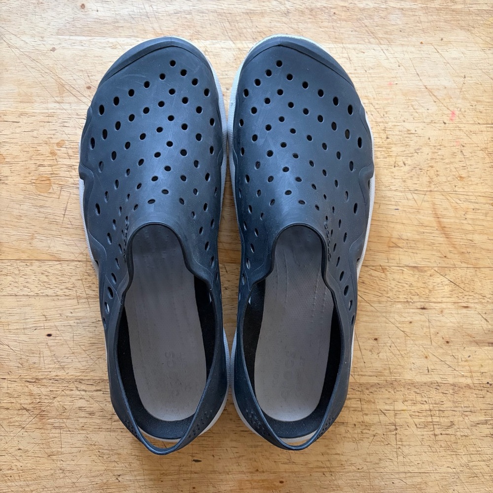 Crocs Men's Size 12, Black(Dark Navy) & White Swiftwater Wave Slip-On Shoes NWOT